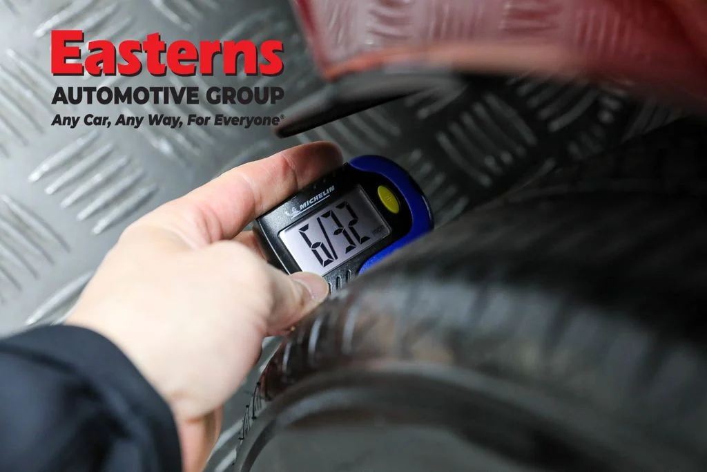 Used 2023 Red Nissan 2.5 SR image 24
