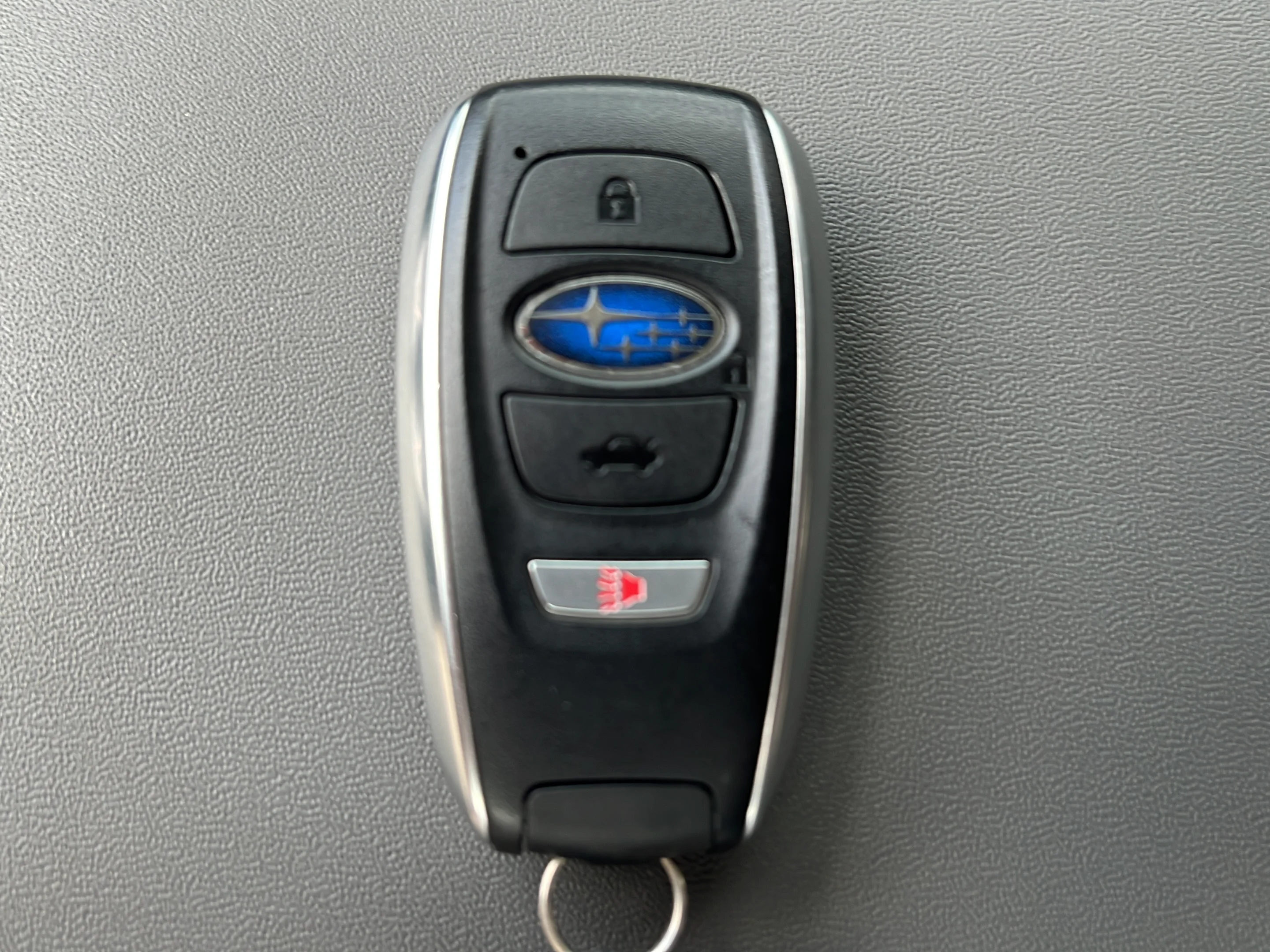 Used 2025 Ice Silver Metallic Subaru Onyx Edition image 25