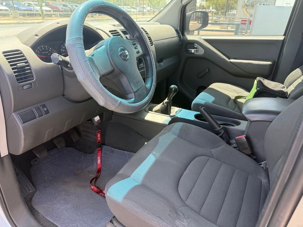 Used 2007 Silver Nissan XE image 7