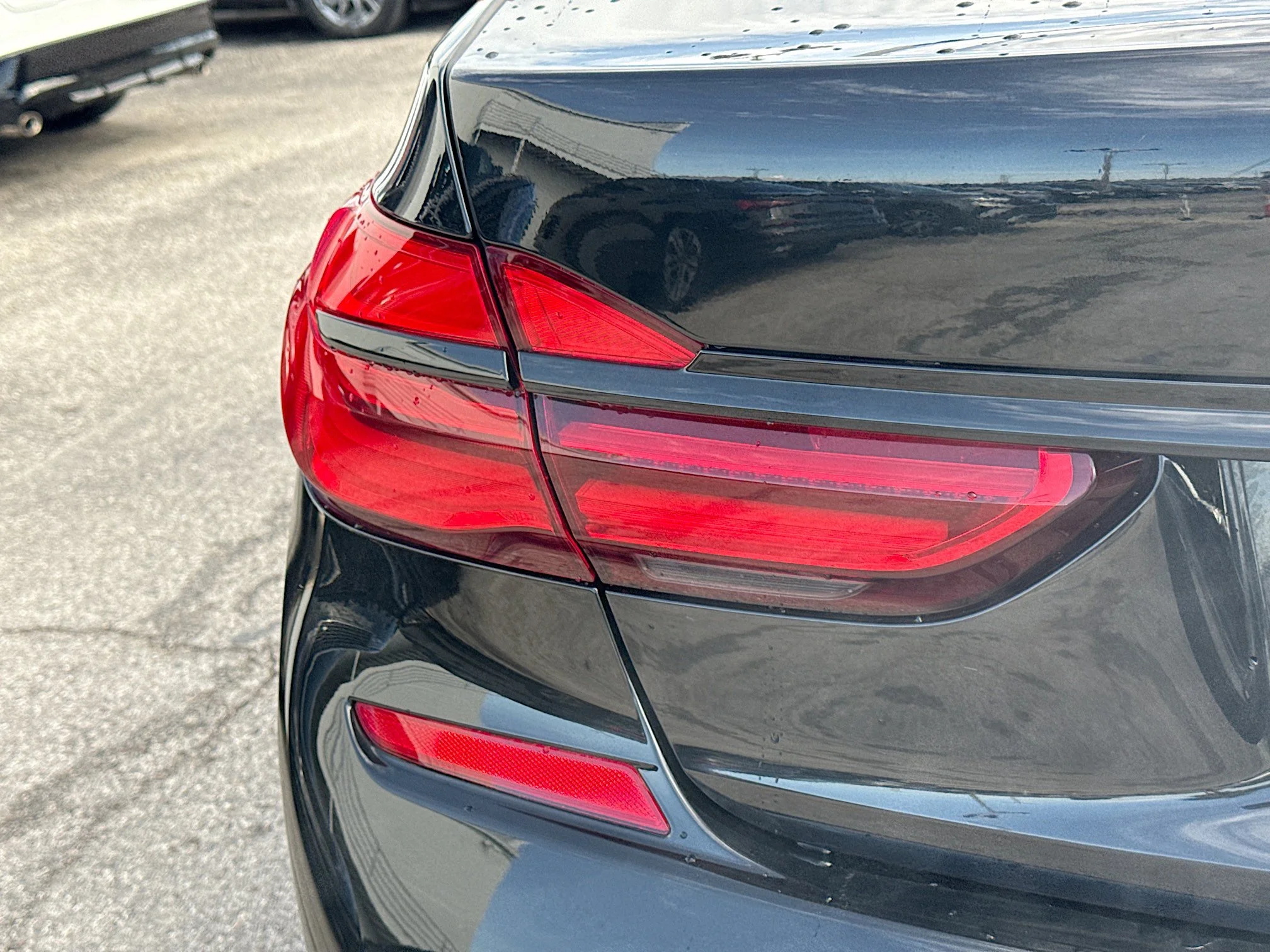 Used 2019 Black Sapphire Metallic BMW 740i image 10