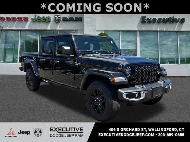 Used 2022 Black Jeep Sport image 5