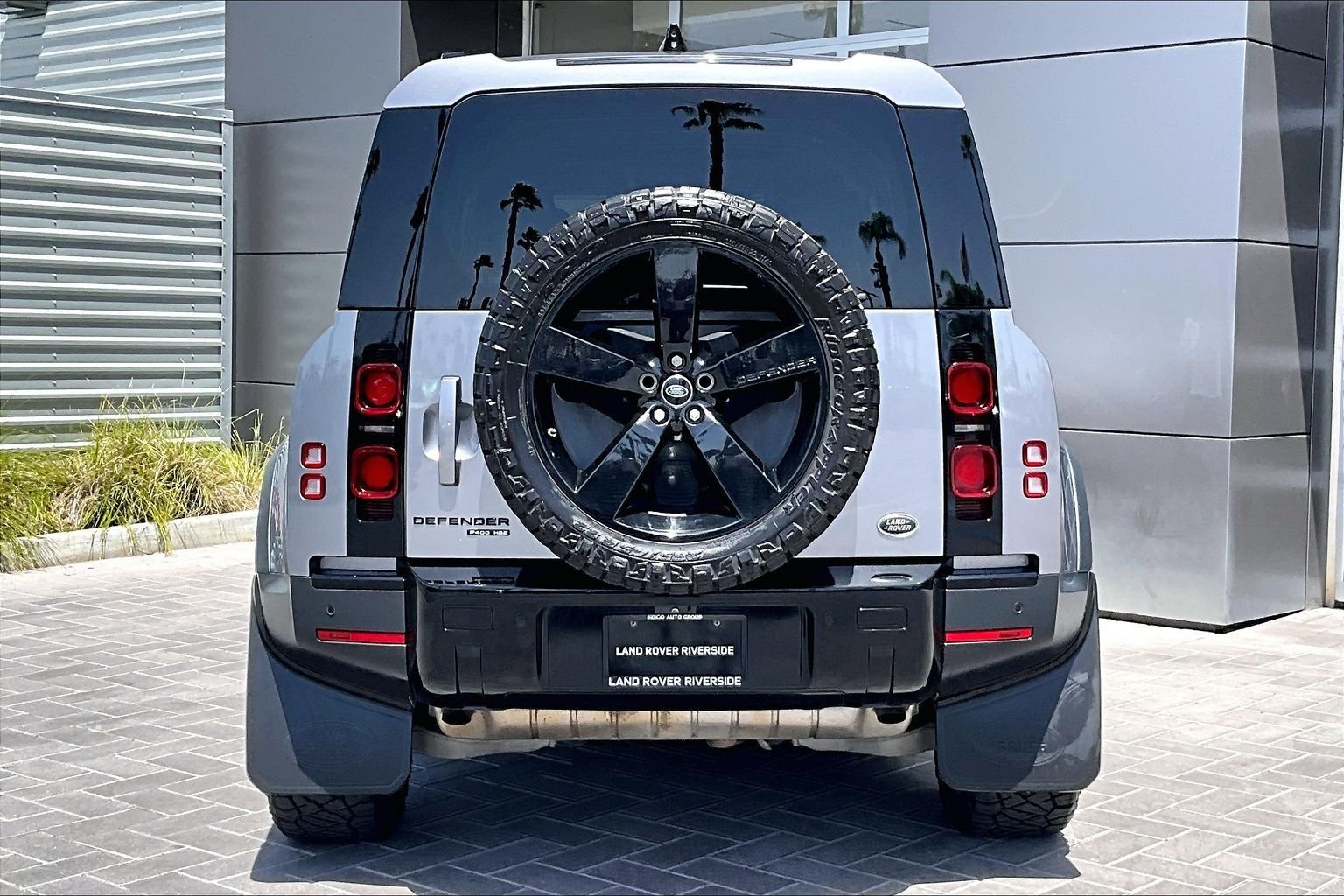 Used 2020 Gray Land Rover HSE image 4