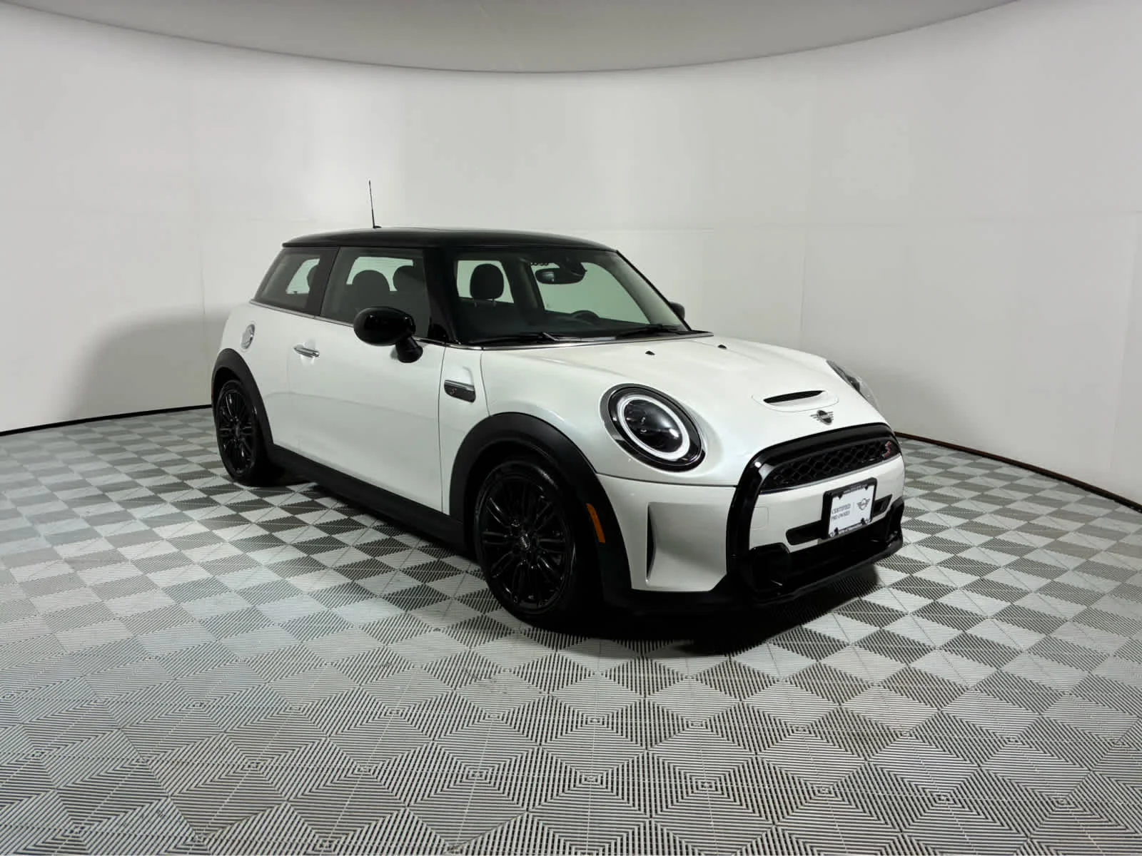 2024 MINI Hardtop Cooper S's photo