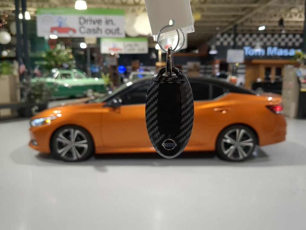 Used 2020 Orange Nissan SR image 4