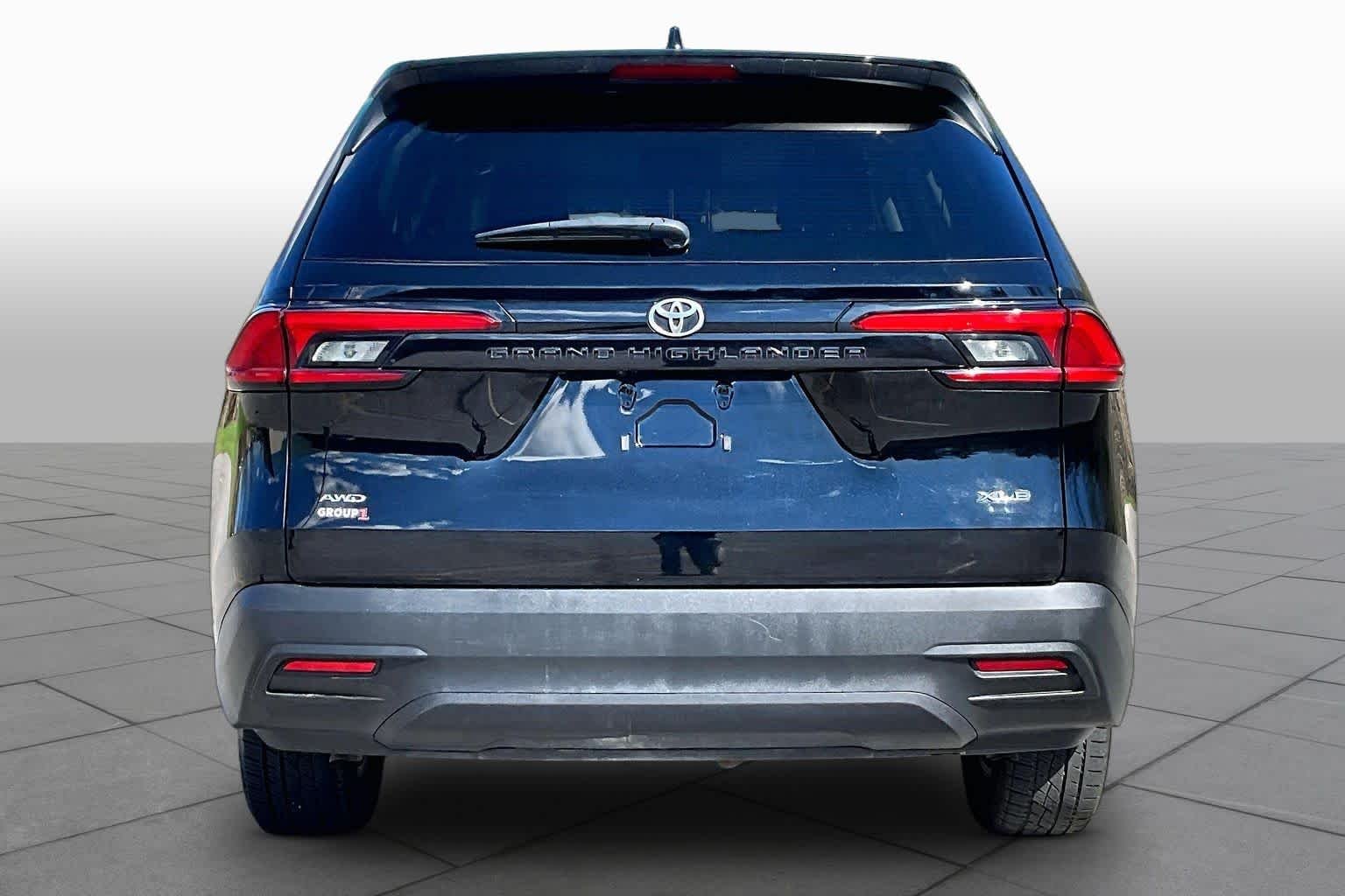 Used 2024 Midnight Black Metallic Toyota XLE image 5