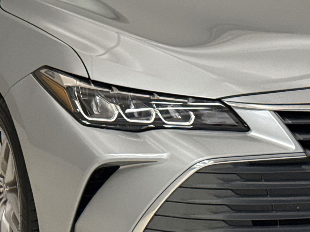 Used 2020 Celestial Silver Metallic Toyota XLE image 5