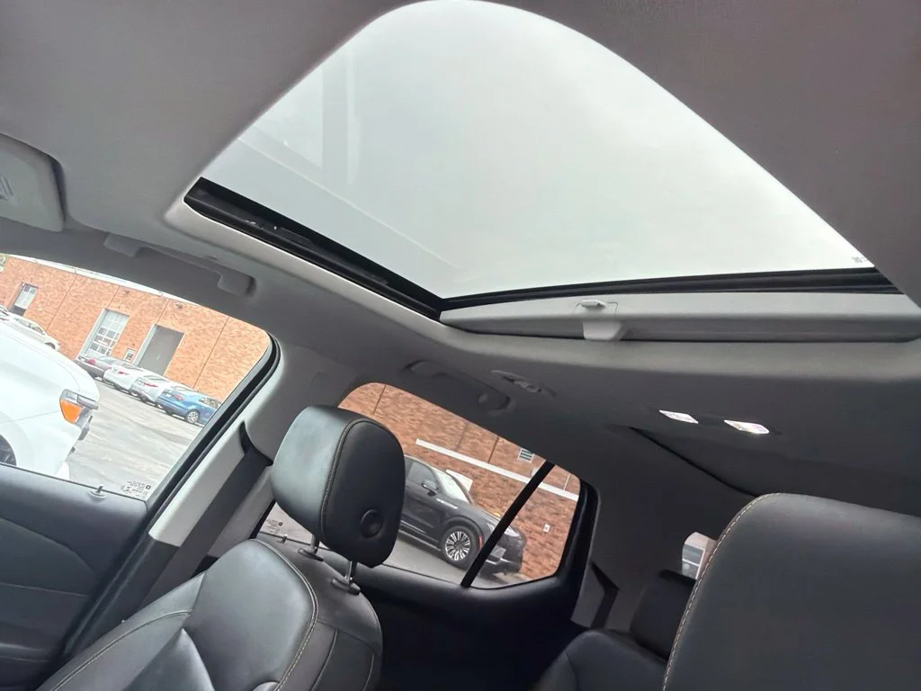 Used 2021 White Chevrolet Premier image 10