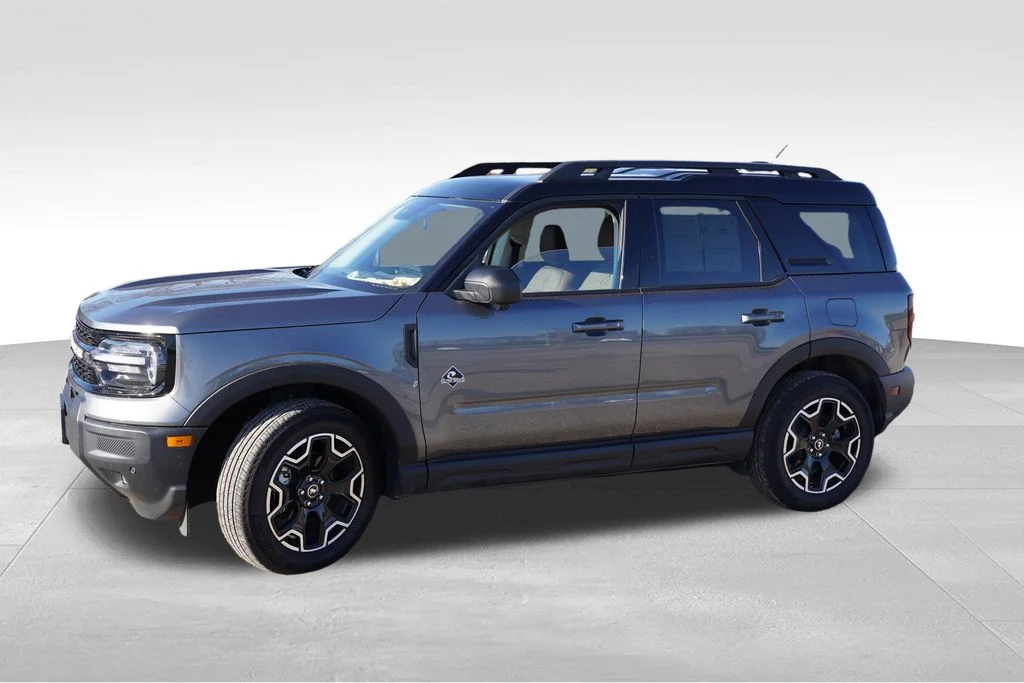 Used 2025 Gray Ford Outer Banks image 10