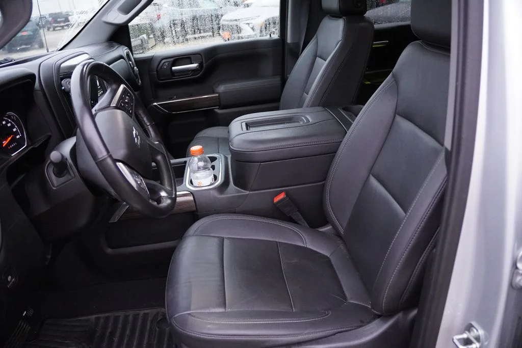Used 2021 Silver Ice Metallic Chevrolet RST image 4