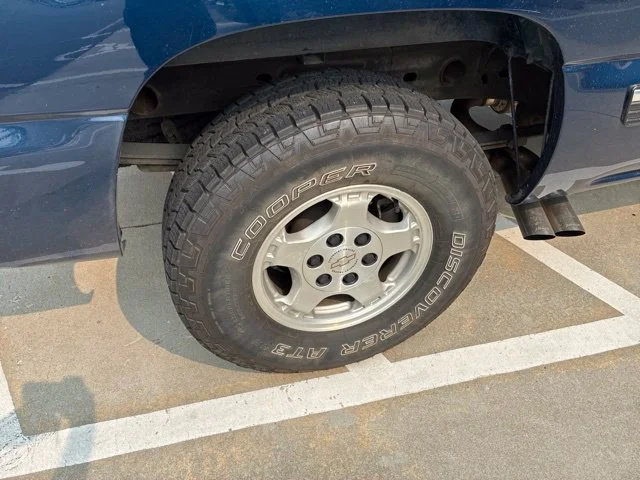 Used 1999 Indigo Blue Metallic Chevrolet LS image 5