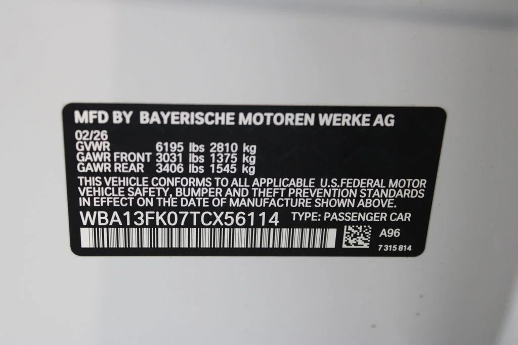 New 2026 Mineral White Metallic BMW 550e xDrive image 29