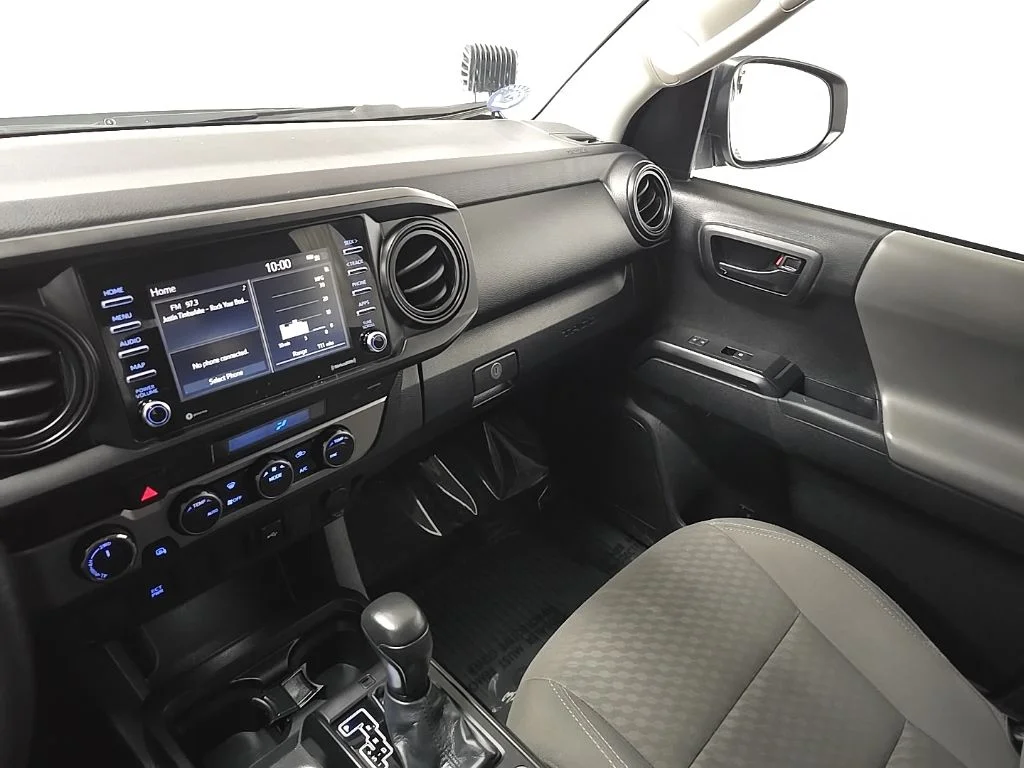 Used 2022 White Toyota SR image 25