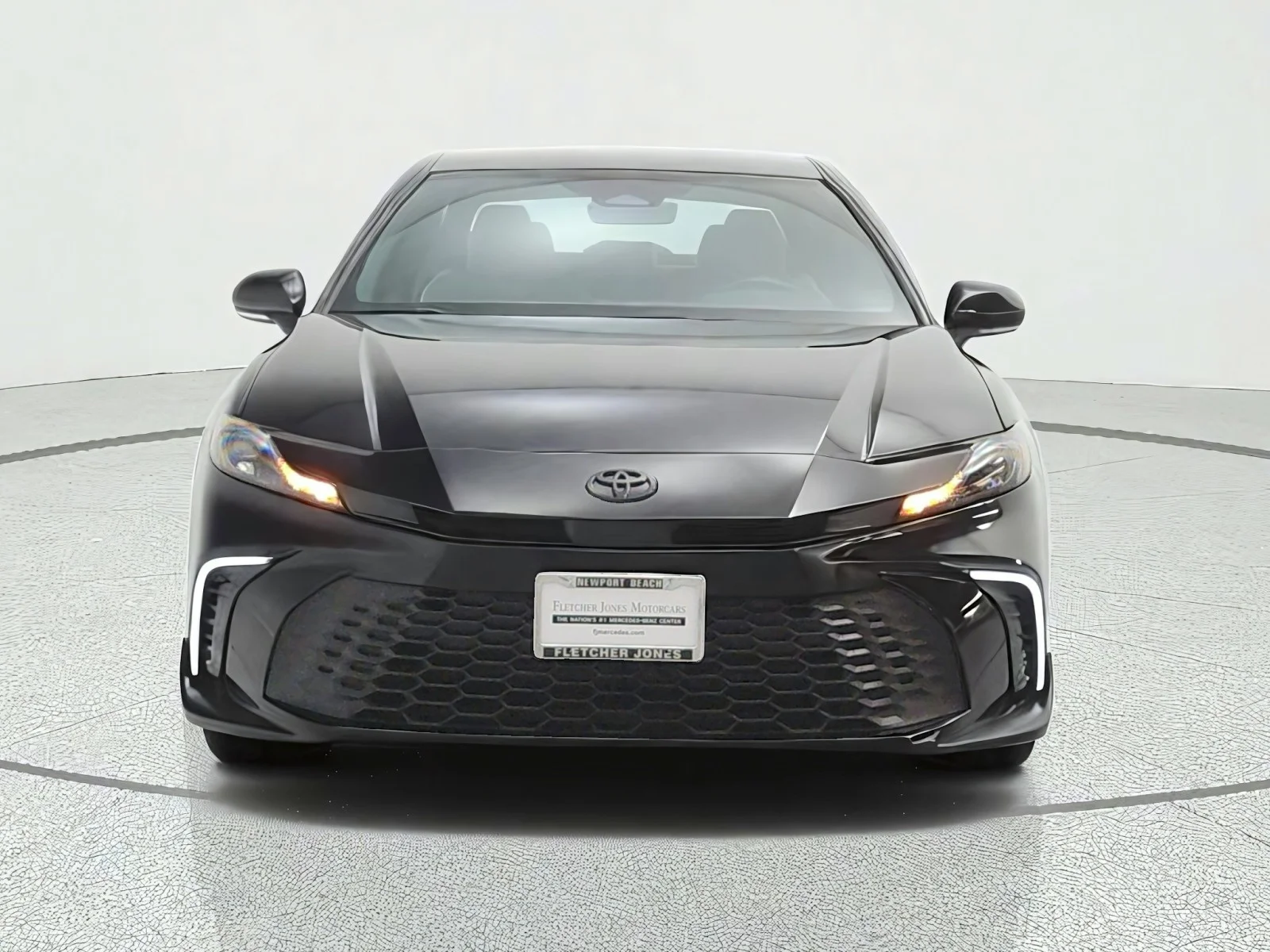 Used 2025 Midnight Black Metallic Toyota SE (Natl) image 2