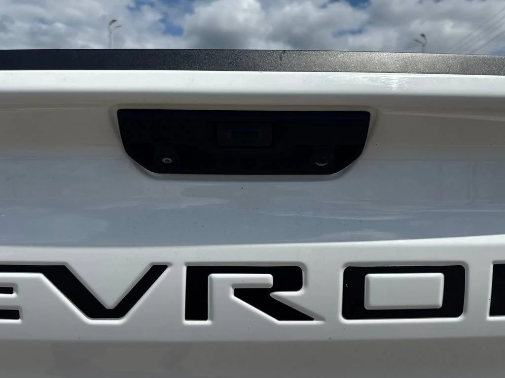 Used 2024 Summit White Chevrolet LT image 32