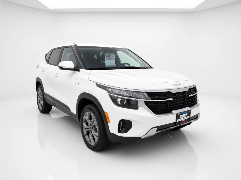 Used 2026 Snow White Pearl Kia LX image 3