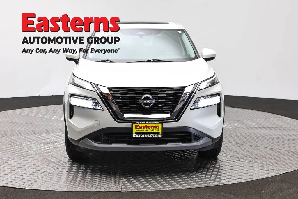Used 2023 White Nissan SV image 2