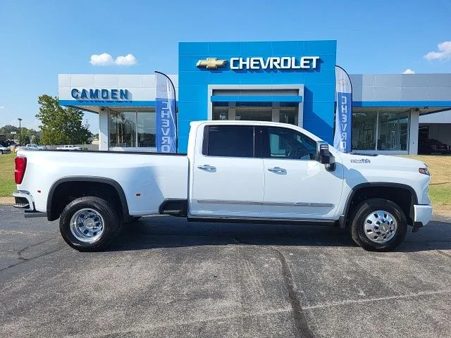 New 2026 White Chevrolet High Country image 21