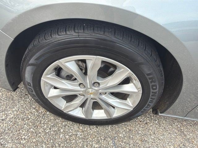 Used 2024 Sterling Gray Metallic Chevrolet LT image 10