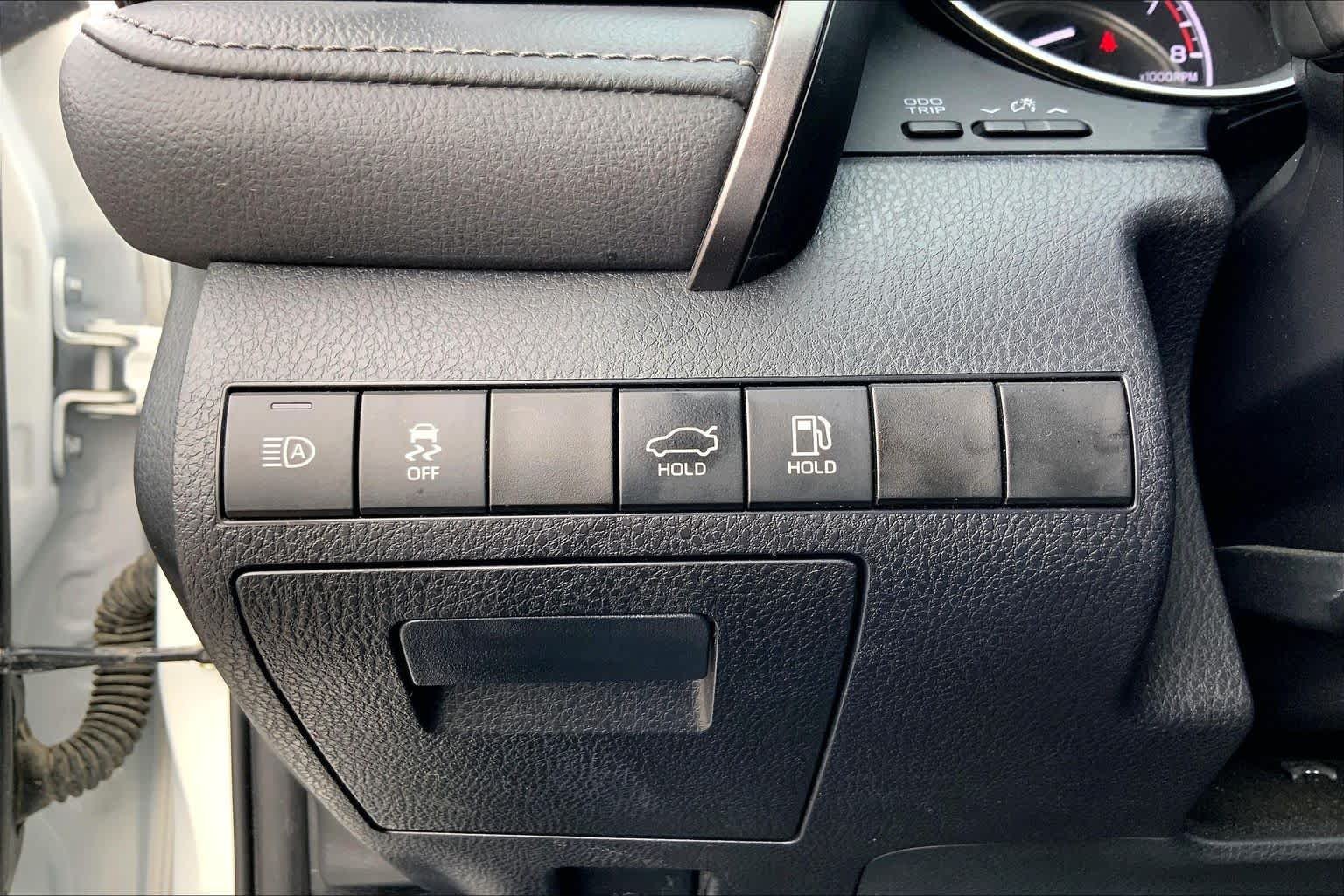 Used 2024 Ice Cap Toyota LE image 32