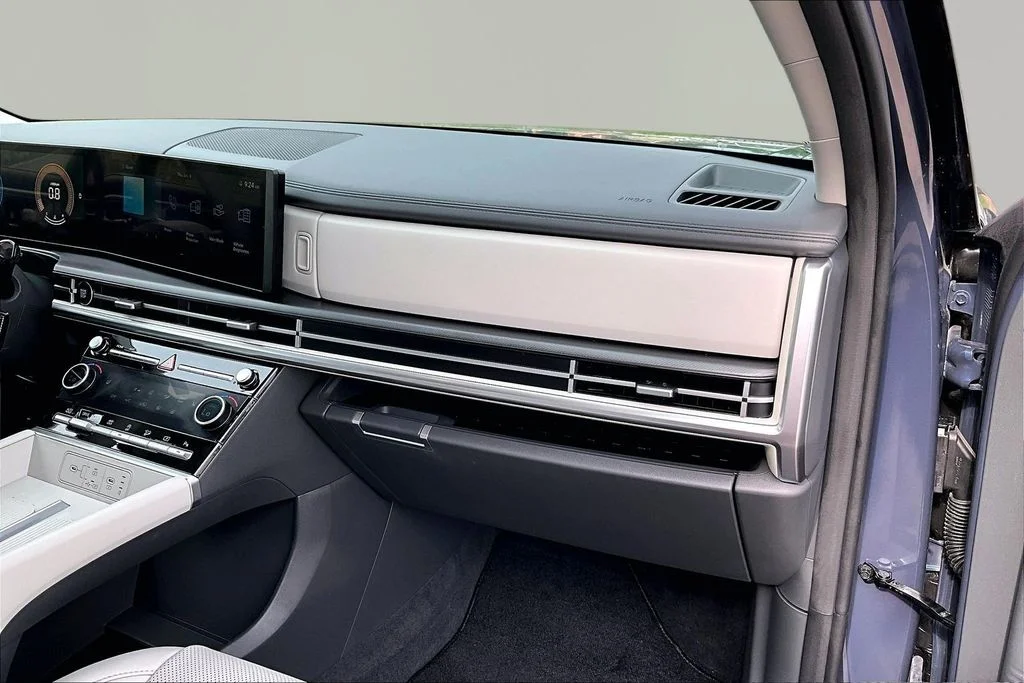 Certified Used 2025 Atlantic Blue Hyundai SEL image 17