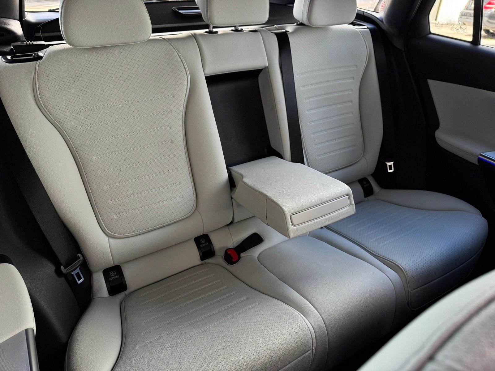 New 2026 Obsidian Black Metallic Mercedes-Benz GLC 300 image 17
