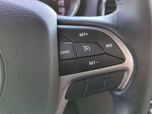 Used 2019 Bright White Clearcoat Jeep Limited image 26