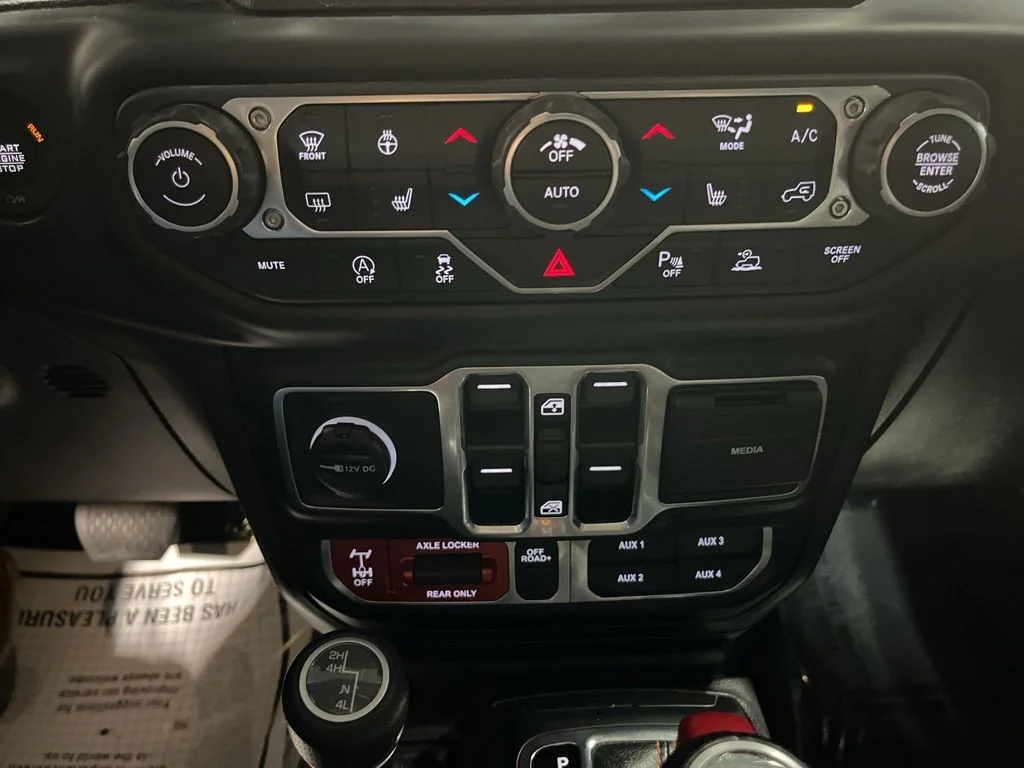 Used 2021 Sting-Gray Clearcoat Jeep Mojave image 30