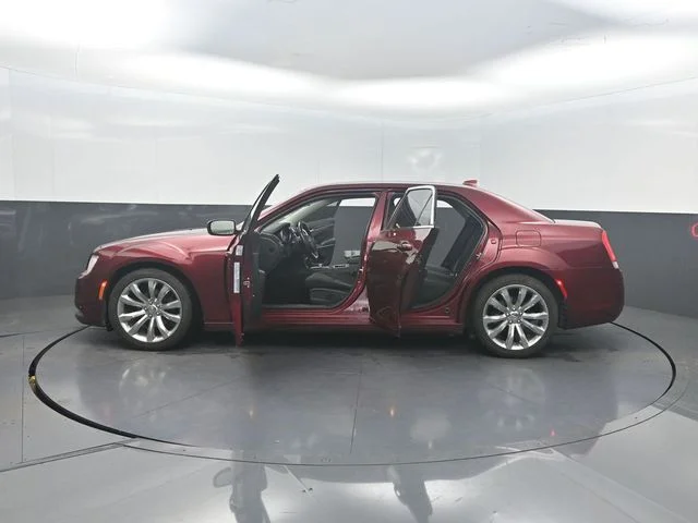 Used 2019 Red Chrysler Touring image 37