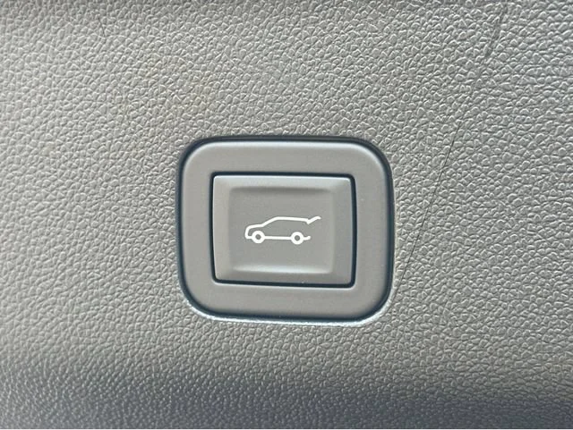 2026 GMC Yukon AT4 Ultimate - Photo 13