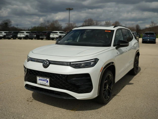 New 2026 Opal White Pearl Volkswagen 2.0T SE R-Line Black image 4