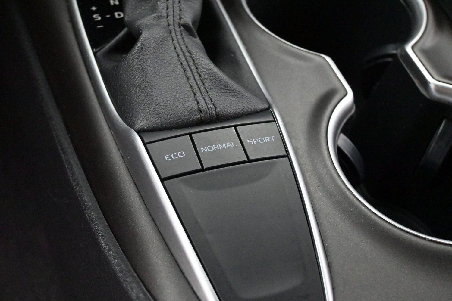 Used 2022 Midnight Black Metallic Toyota LE image 19