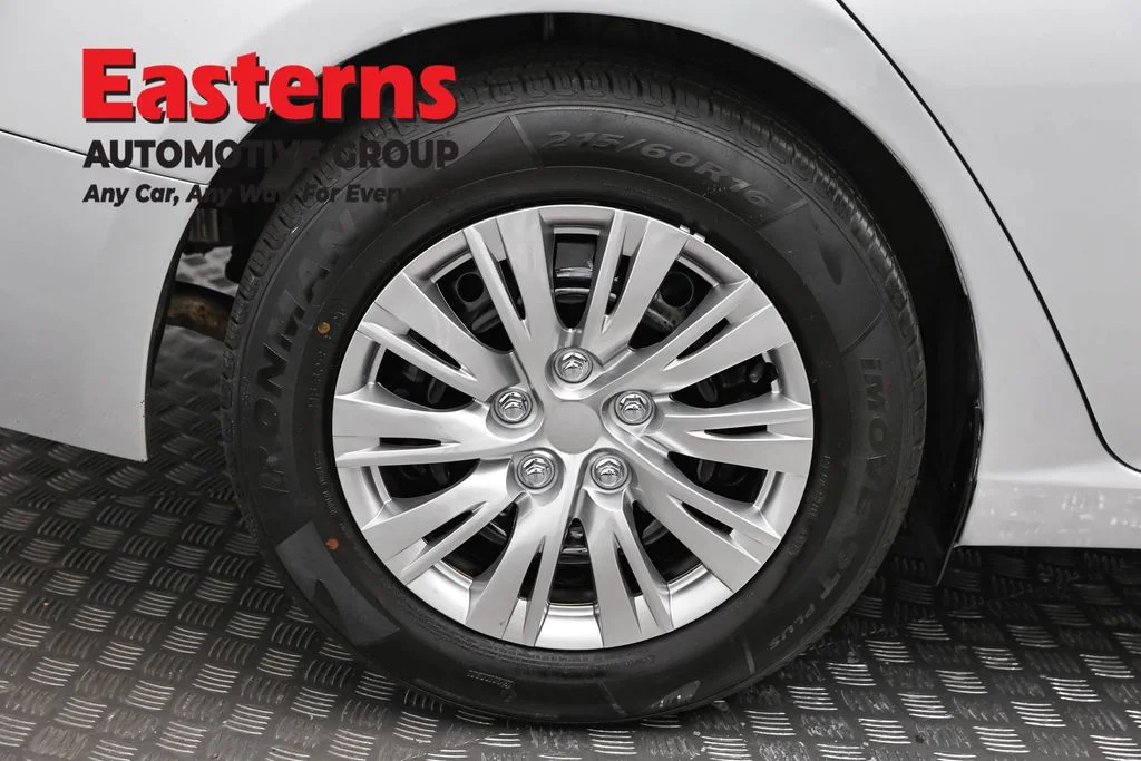 Used 2023 Silver Nissan 2.5 S image 29