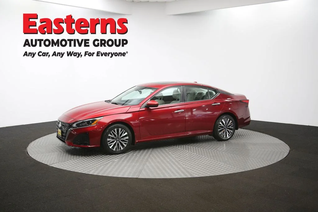 Used 2023 Red Nissan 2.5 SV image 57