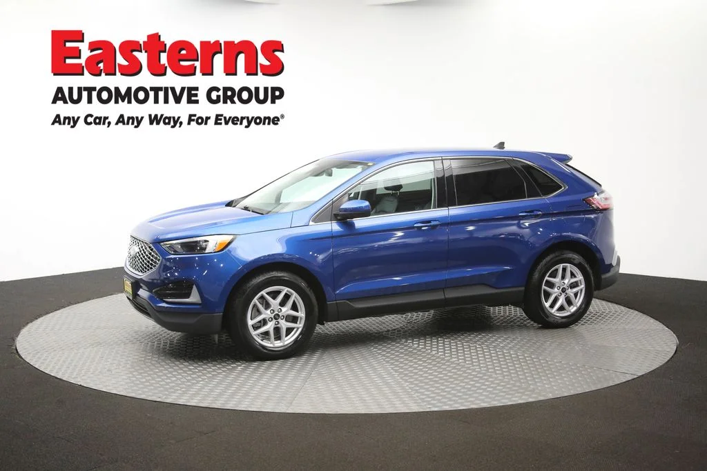 Used 2023 Blue Ford SEL image 58