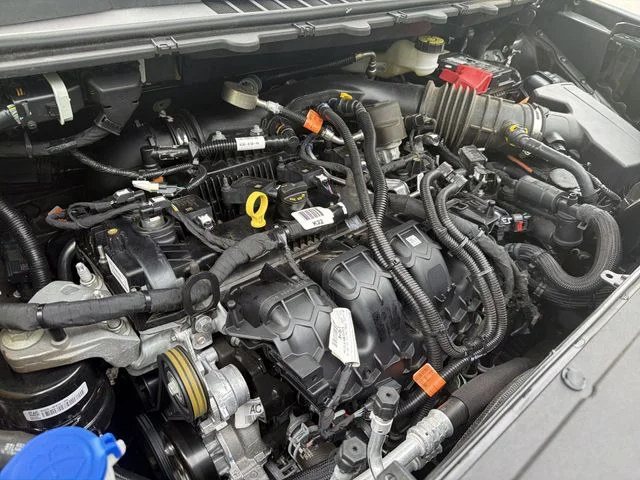 Used 2022 Gray Ford SEL image 28