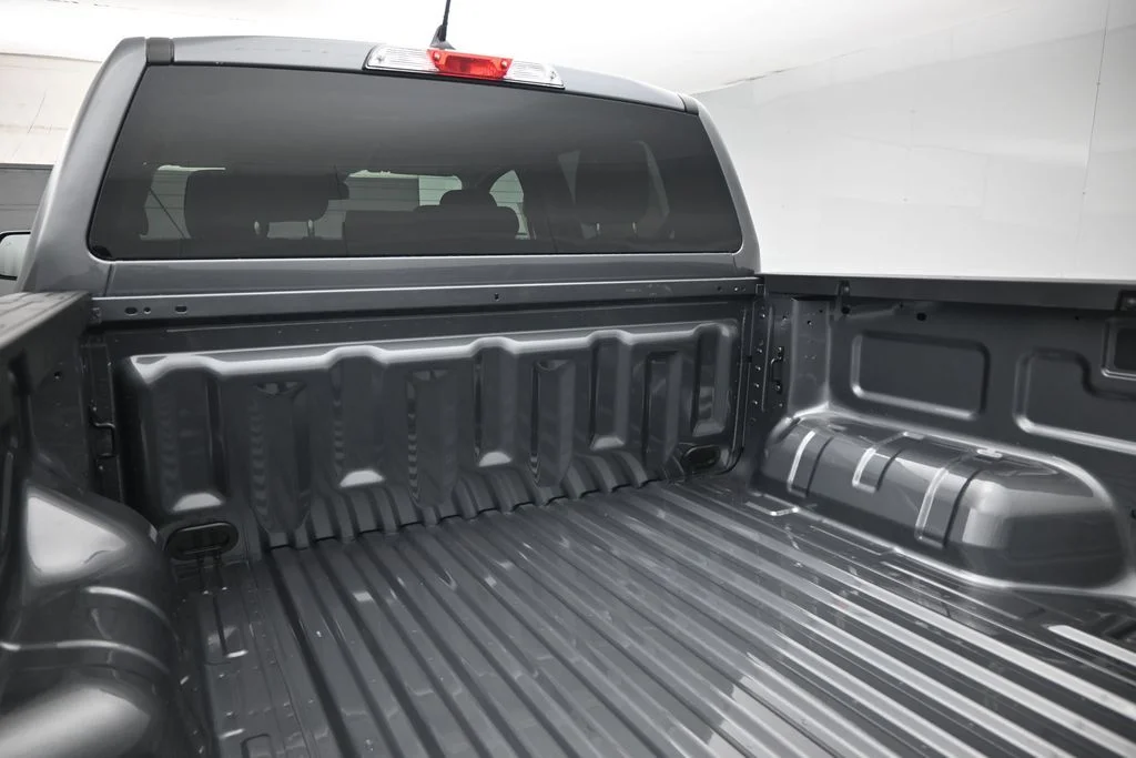 New 2026 Carbonized Gray Metallic Ford XLT image 19