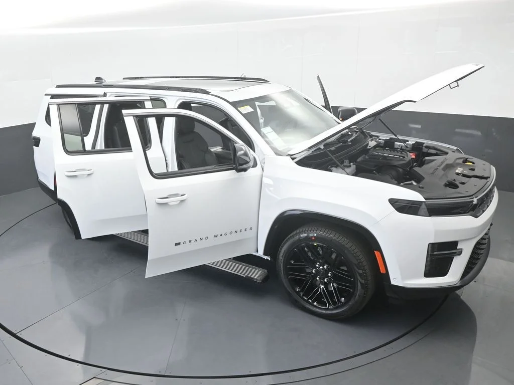 New 2026 Bright White Clear-Coat Exterior Paint Jeep Limited Reserve image 74