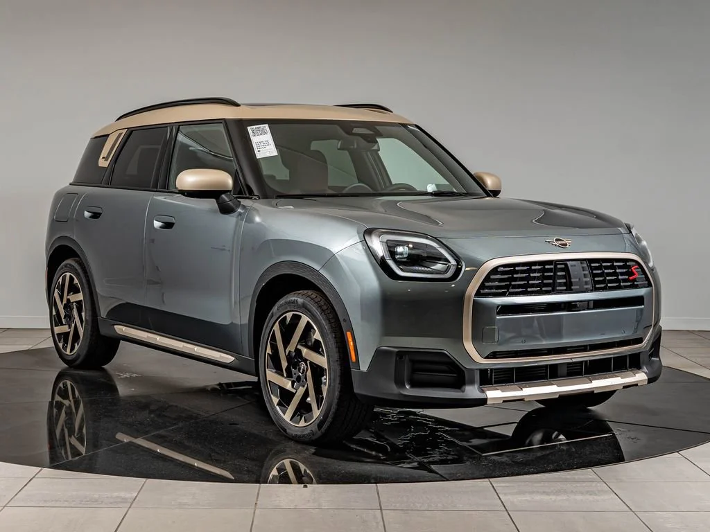 New 2027 Smokey Green Metallic MINI Iconic image 3