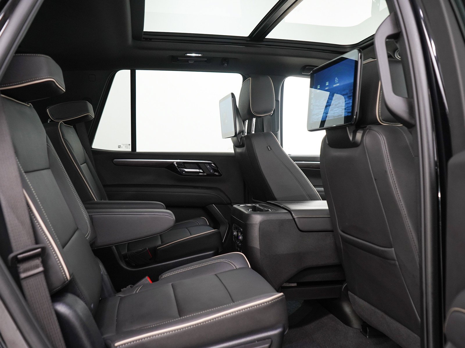 Used 2025 Black Chevrolet Premier image 14