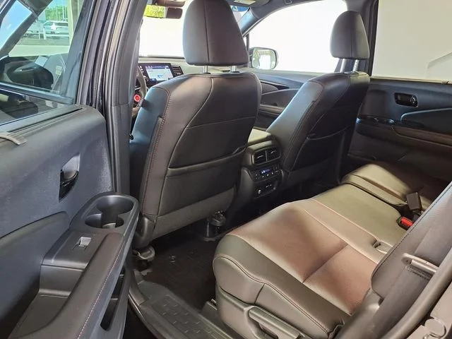 2025 Honda Passport Black Edition - Photo 19