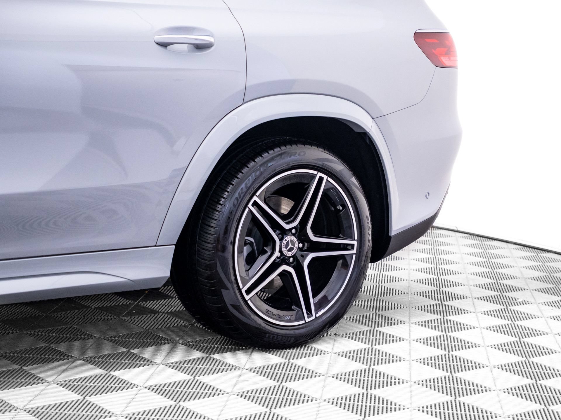 New 2026 MANUFAKTUR Alpine Grey Mercedes-Benz GLS 450 image 79