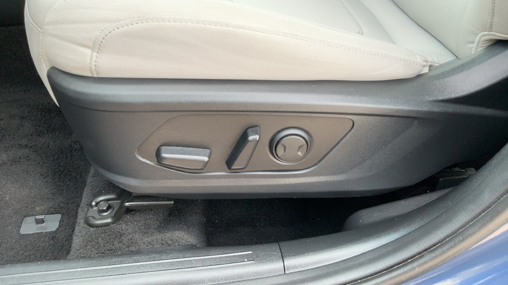 Used 2025 Blue Hyundai SEL image 19