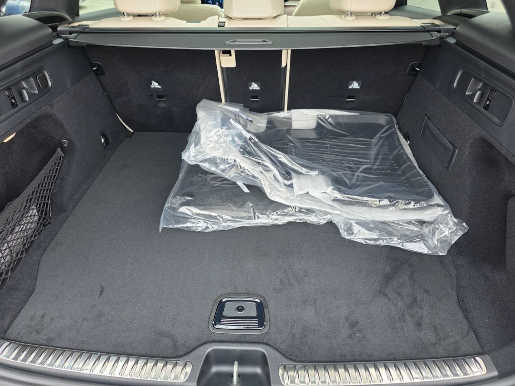 New 2026 Polar White Mercedes-Benz GLC 300 image 59