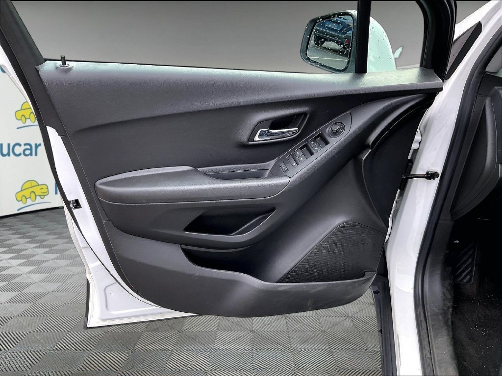 Used 2019 Summit White Chevrolet LT image 9