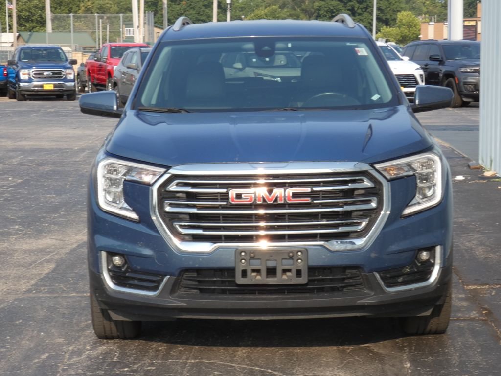 Certified Used 2024 Blue GMC SLT image 4