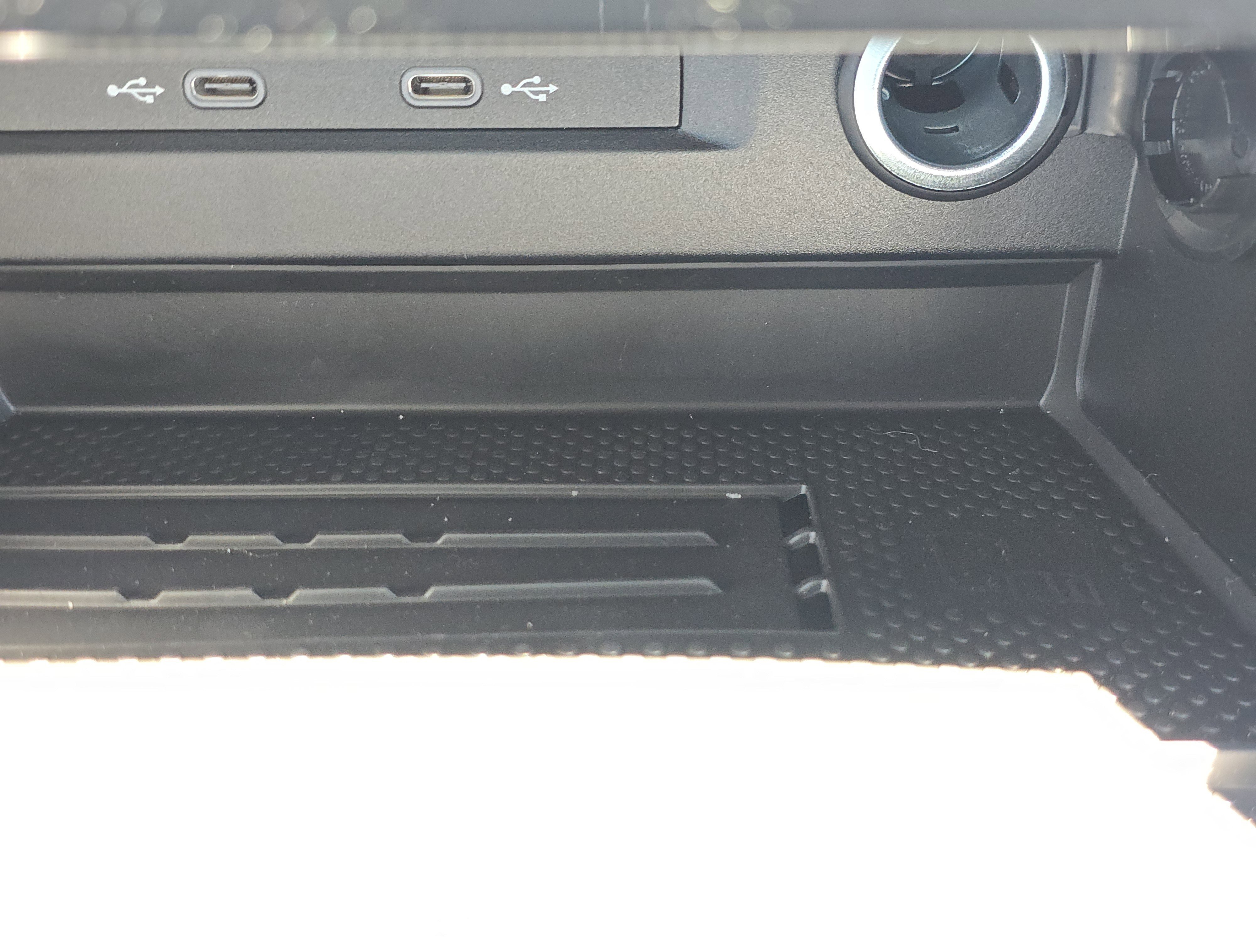 New 2026 Pure White w/Deep Black Roof Volkswagen SE Black image 13