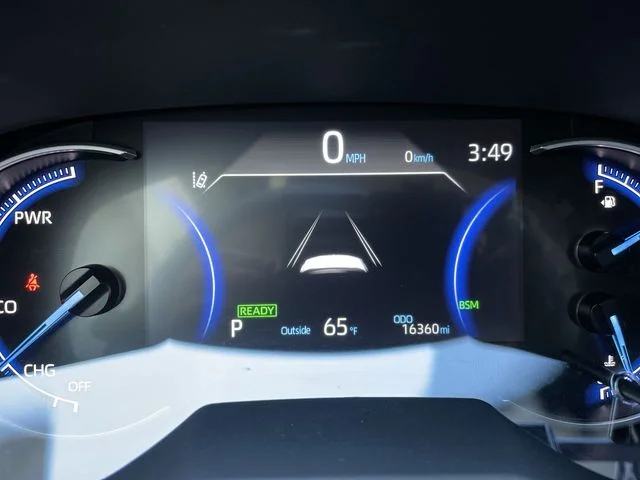 Used 2025 Gray Toyota XLE Premium image 15