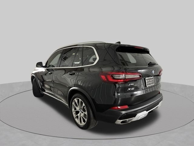 Used 2022 Black BMW sDrive40i image 5