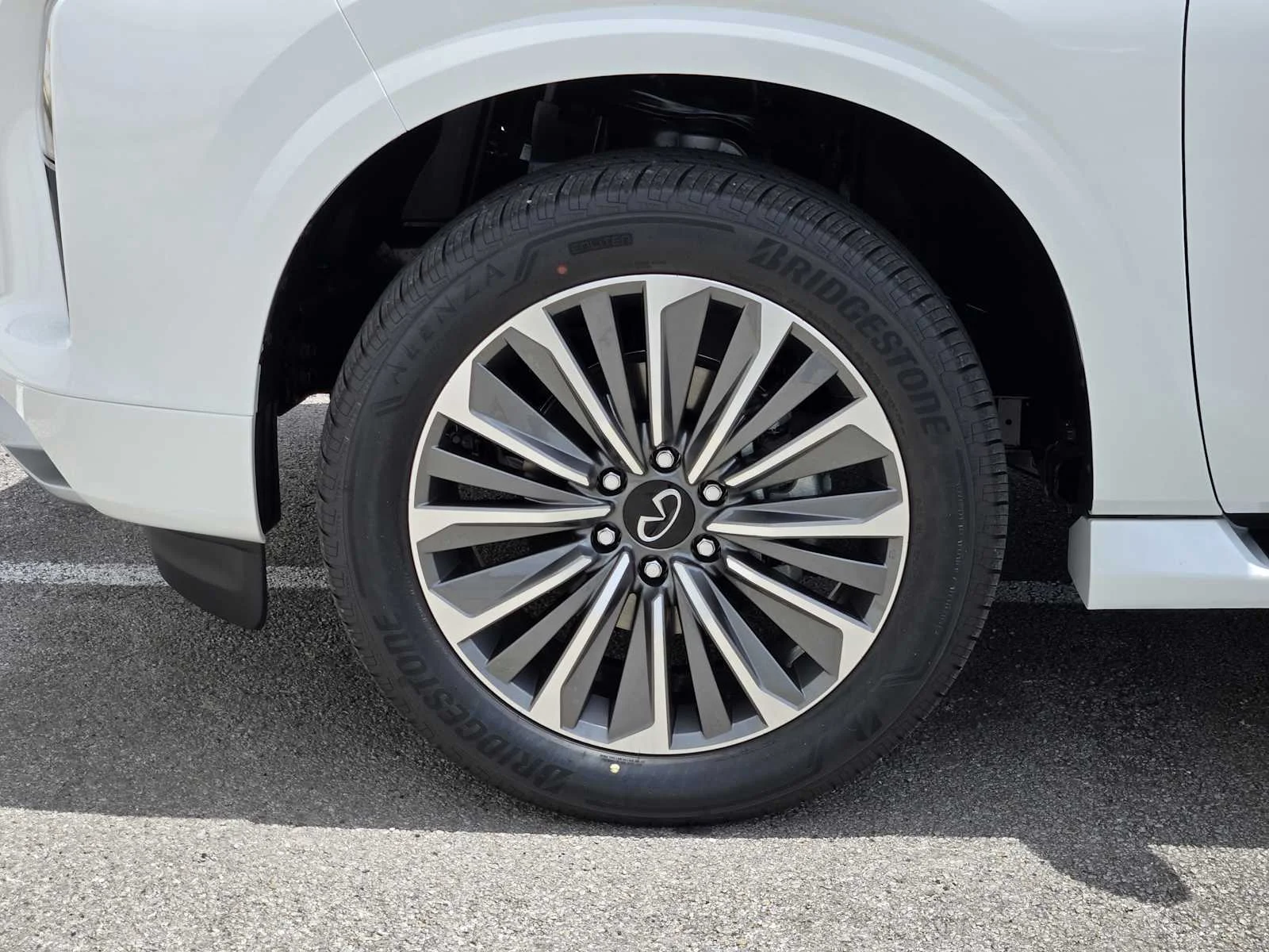 New 2026 RADIANT WHITE INFINITI Luxe 2WD image 7