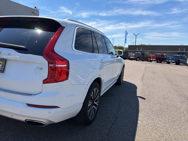Used 2021 White Volvo T5 Momentum image 3